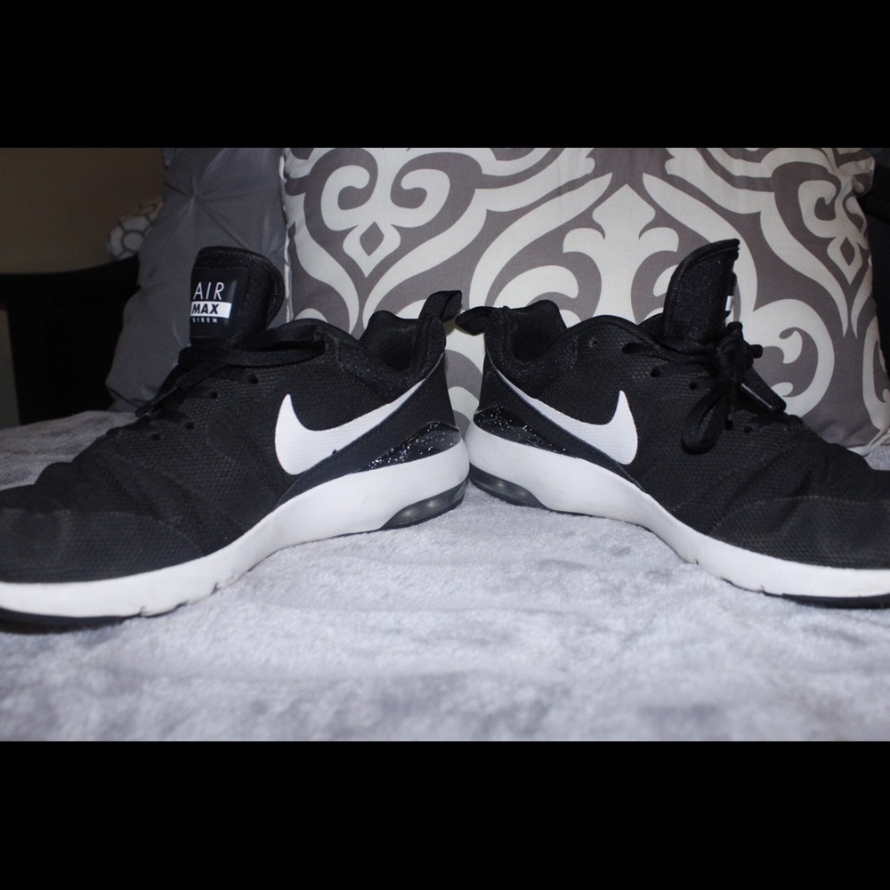 Nike Air Max Women’s (Size 8)